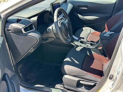 Classic Silver Metallic 2026 Toyota Corolla SE
