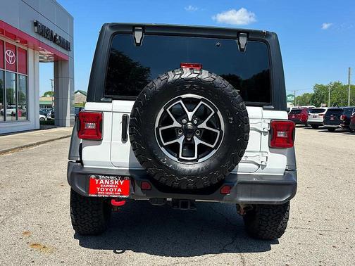 Bright White Clearcoat 2024 Jeep Wrangler Rubicon