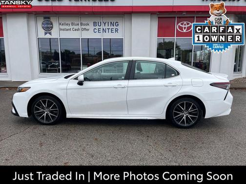 2024 Toyota Camry SE