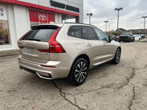 2025 Volvo XC60 B5 Plus