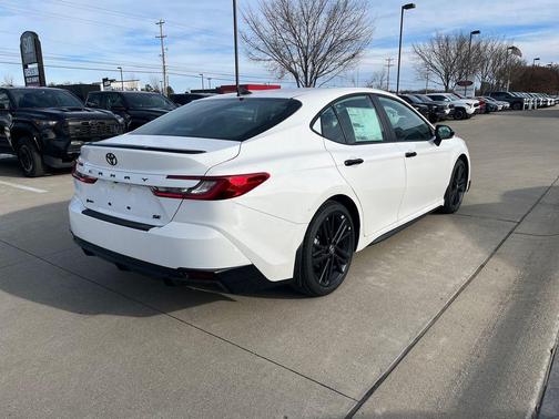 2026 Toyota Camry SE