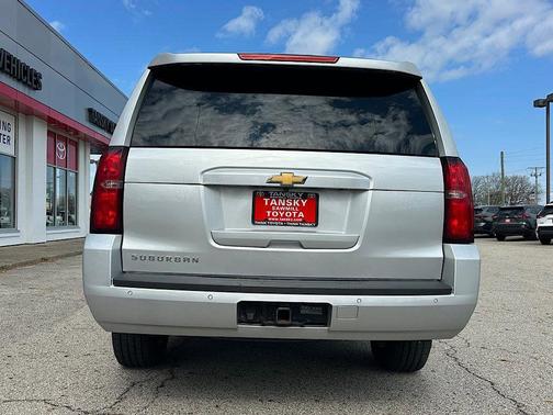 Silver Ice Metallic 2019 Chevrolet Suburban LT