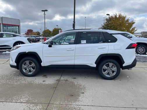 2025 Toyota RAV4 Hybrid LE