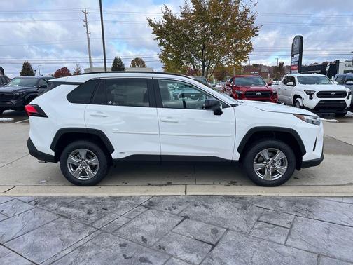 2025 Toyota RAV4 Hybrid LE