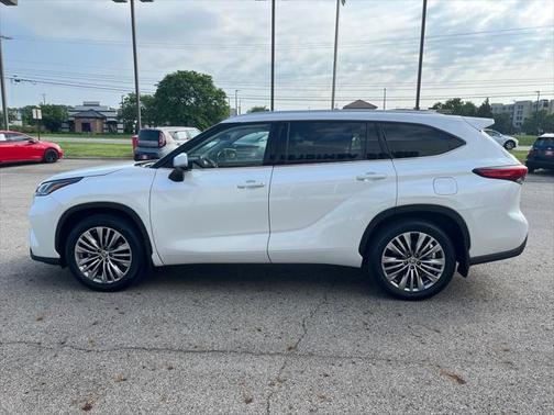 2023 Toyota Highlander Platinum