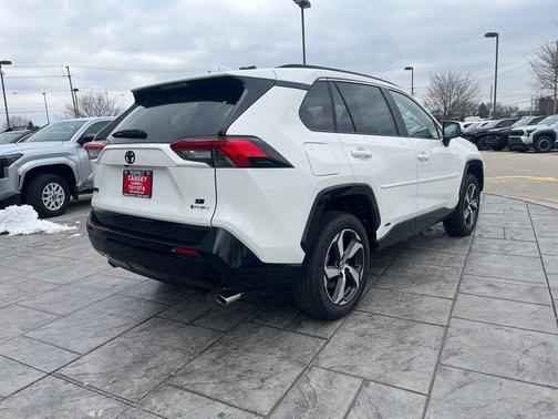 2025 Toyota RAV4 Hybrid SE