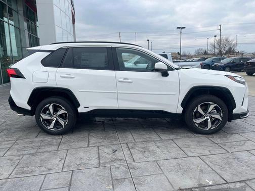 2025 Toyota RAV4 Hybrid SE