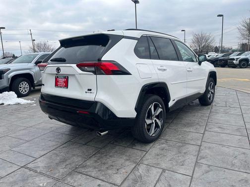 2025 Toyota RAV4 Hybrid SE