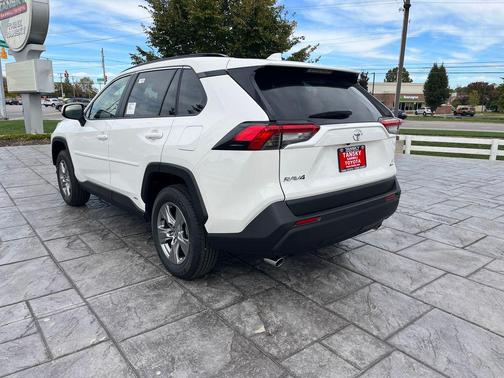2025 Toyota RAV4 Hybrid LE