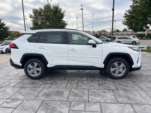 2025 Toyota RAV4 Hybrid LE