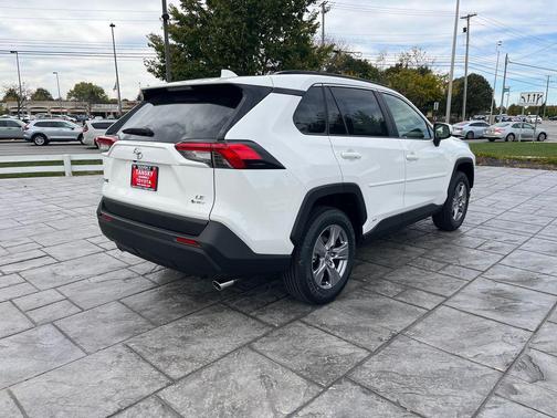 2025 Toyota RAV4 Hybrid LE