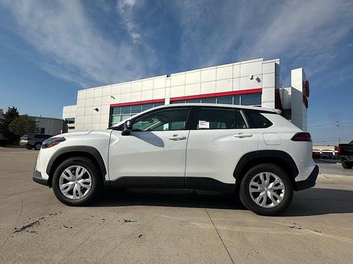 Pearl 2026 Toyota Corolla Cross L