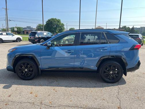 2024 Toyota RAV4 Hybrid SE