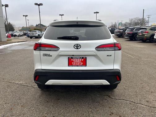 2023 Toyota Corolla Cross XLE
