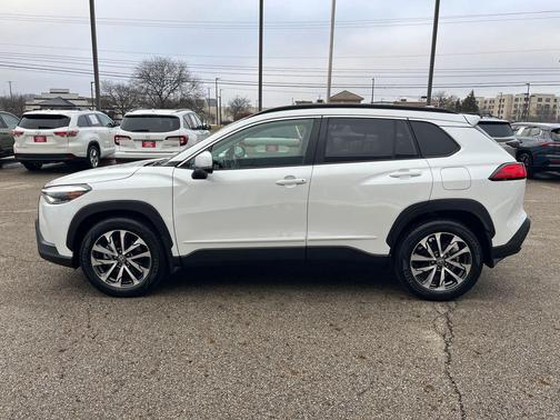 2023 Toyota Corolla Cross XLE