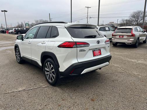 2023 Toyota Corolla Cross XLE