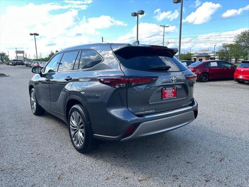 2024 Toyota Highlander Platinum