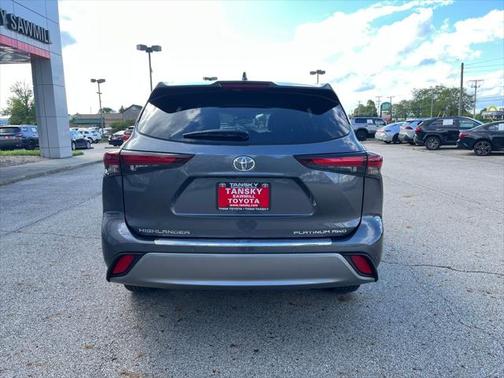2024 Toyota Highlander Platinum