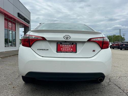 Super White 2015 Toyota Corolla S Plus