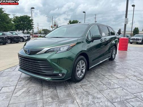 2025 Toyota Sienna XLE 7 Passenger