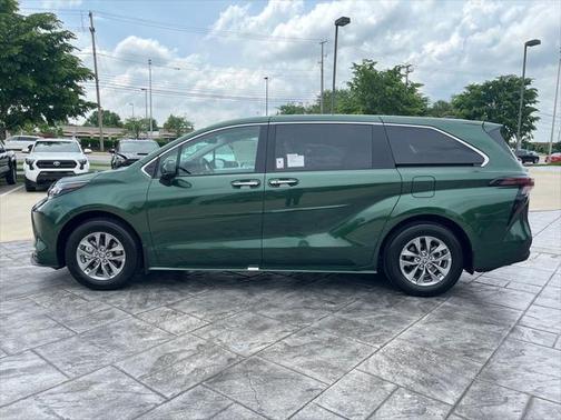 2025 Toyota Sienna XLE 7 Passenger
