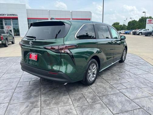2025 Toyota Sienna XLE 7 Passenger