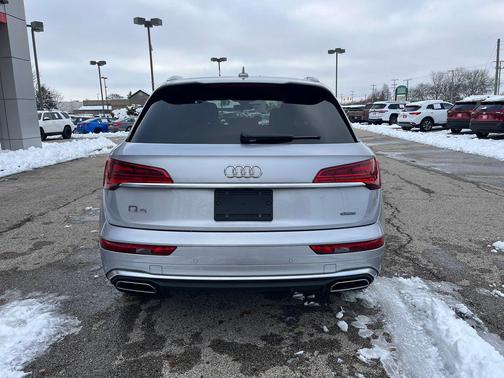 2023 Audi Q5 45 S line Prestige