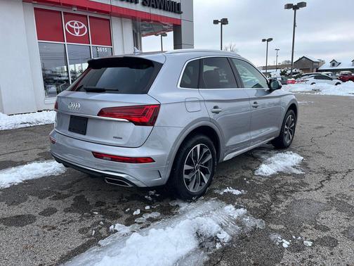 2023 Audi Q5 45 S line Prestige