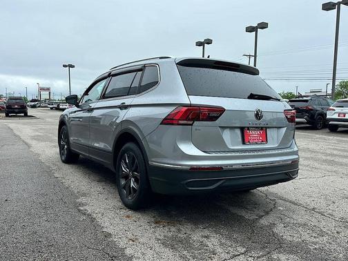 Pyrite Silver Metallic 2022 Volkswagen Tiguan 2.0T SE 4MOTION
