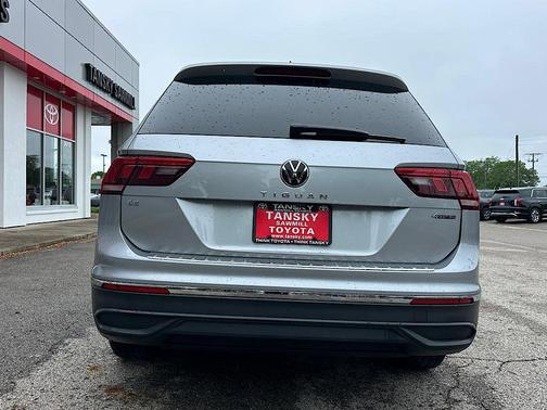 Pyrite Silver Metallic 2022 Volkswagen Tiguan 2.0T SE 4MOTION