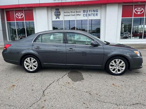 2010 Toyota Avalon XLS