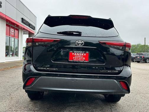 Midnight Black Metallic 2024 Toyota Highlander Limited