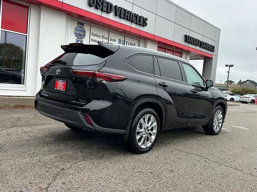 Midnight Black Metallic 2024 Toyota Highlander Limited