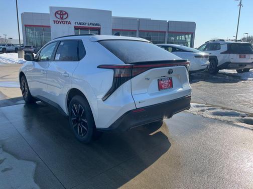 2026 Toyota bZ XLE Plus