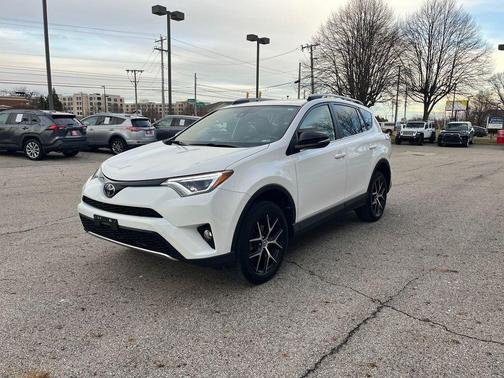 2017 Toyota RAV4 SE