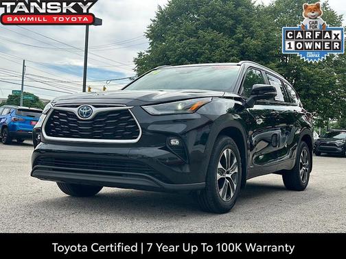 Midnight Black 2024 Toyota Highlander Hybrid XLE