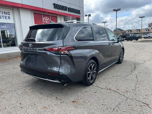 2025 Toyota Sienna Platinum 7 Passenger