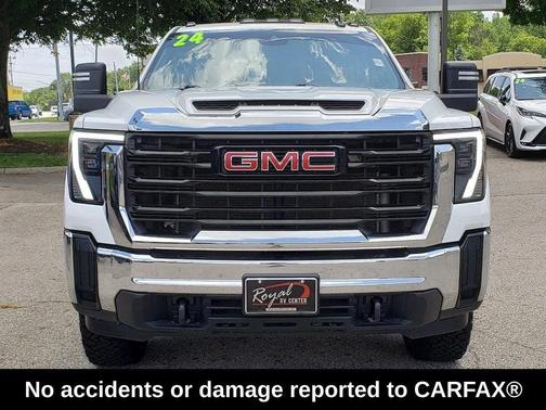 Summit White 2024 GMC Sierra 2500 Pro