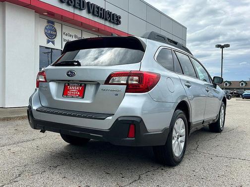 Ice Silver Metallic 2018 Subaru Outback 2.5i Premium