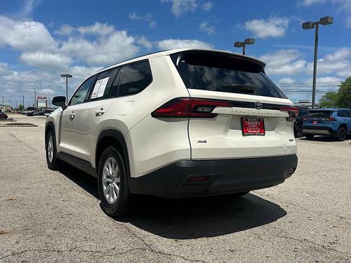 Coastal Cream 2024 Toyota Grand Highlander XLE