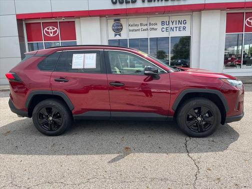2022 Toyota RAV4 XLE