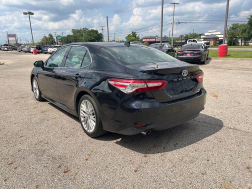 2019 Toyota Camry Hybrid XLE