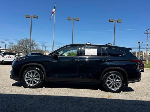 Midnight Black Metallic 2020 Toyota Highlander Hybrid Limited