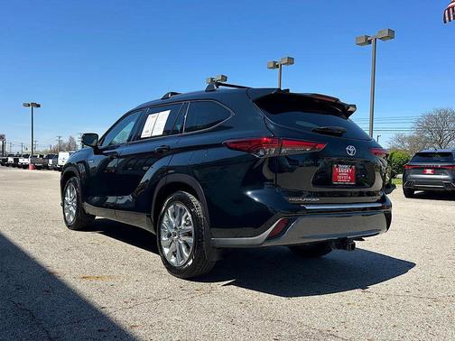 Midnight Black Metallic 2020 Toyota Highlander Hybrid Limited