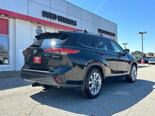 Midnight Black Metallic 2020 Toyota Highlander Hybrid Limited