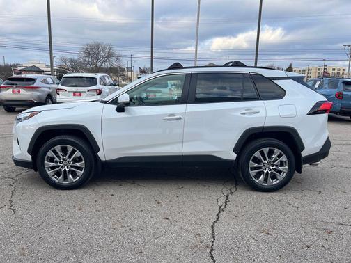 2024 Toyota RAV4 XLE Premium