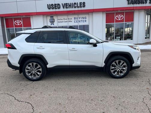 2024 Toyota RAV4 XLE Premium
