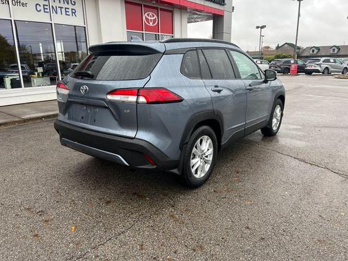 2024 Toyota Corolla Cross LE