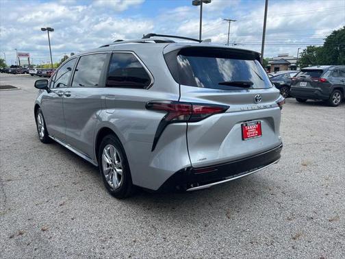 2023 Toyota Sienna Limited 7-Passenger