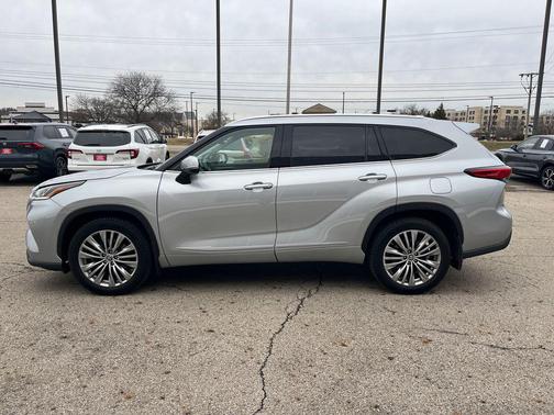 2022 Toyota Highlander Platinum